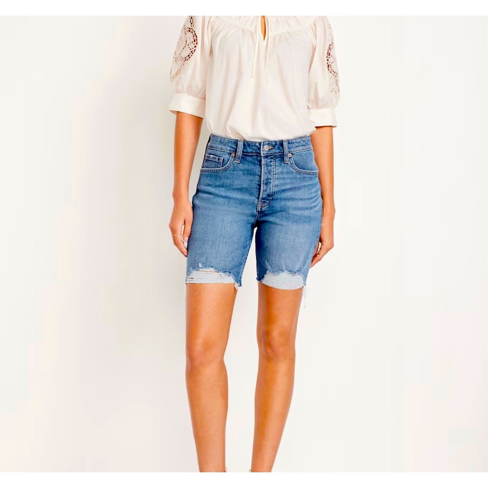 Women's Old navy 7” Blue Denim Shorts button fly 8